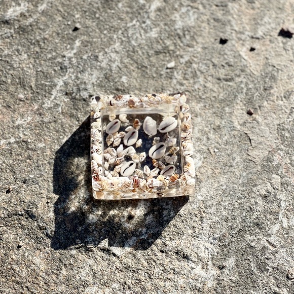Square Seashell Clear Ashtray, Home decor, Multipurpose tray, Jewelry tray - Picture 1 of 5